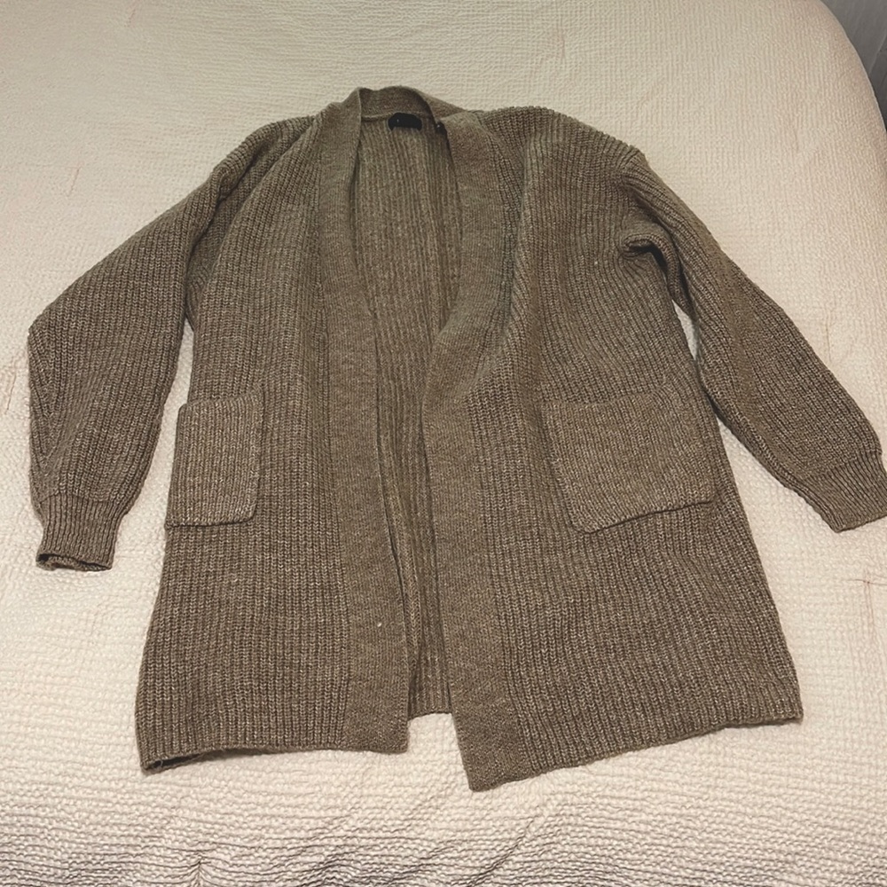 Like new Lumiere Women’s knit cardigan✨